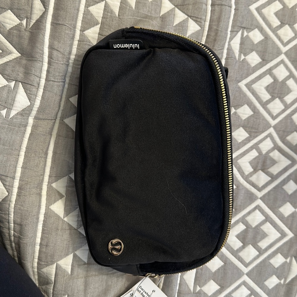 NWT Lululemon Black Velour Everywhere Belt Bag